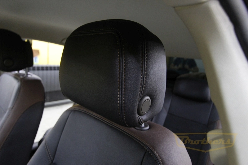 Чехлы для Volkswagen Passat B8 (Comfort Line) серии "Aurora" - коричневая строчка, алькантара с продлением переднего ряда, коричневые вставки