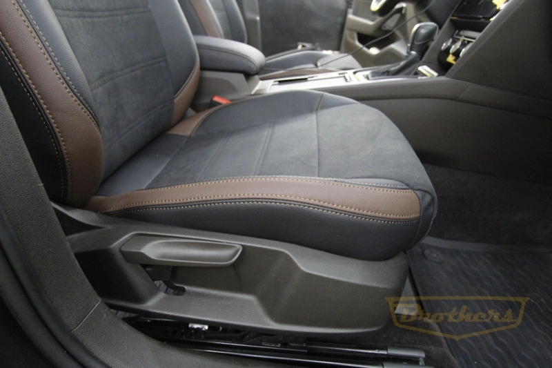 Чехлы для Volkswagen Passat B8 (Comfort Line) серии "Aurora" - коричневая строчка, алькантара с продлением переднего ряда, коричневые вставки