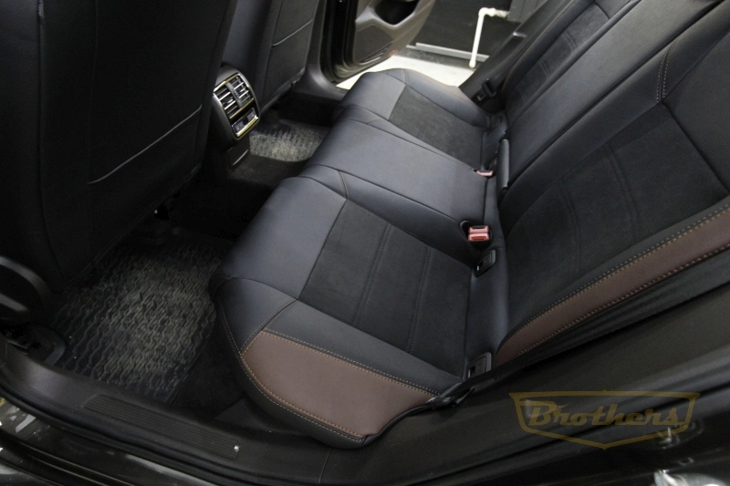 Чехлы для Volkswagen Passat B8 (Comfort Line) серии "Aurora" - коричневая строчка, алькантара с продлением переднего ряда, коричневые вставки