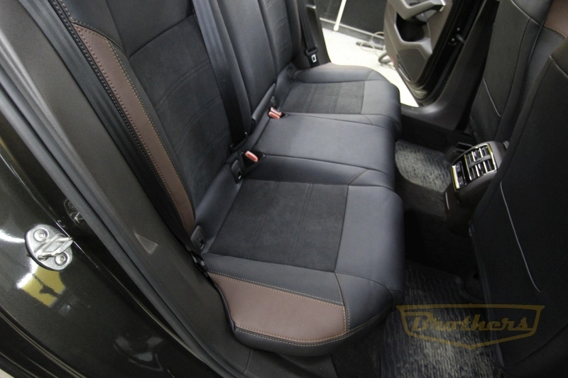 Чехлы для Volkswagen Passat B8 (Comfort Line) серии "Aurora" - коричневая строчка, алькантара с продлением переднего ряда, коричневые вставки