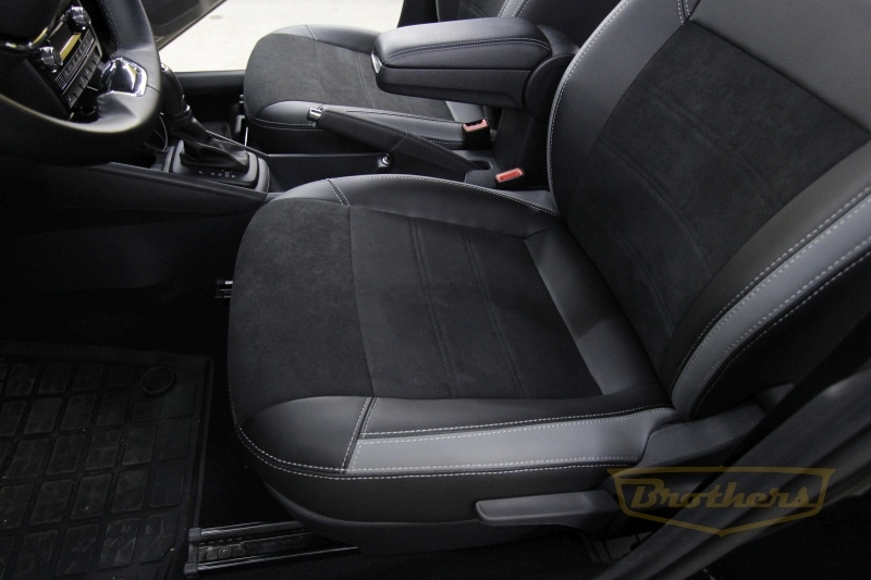 Чехлы на Skoda Rapid, серии "Alcantara" - серая строчка, продление передних сидений, серые лепестки Чехлы на Skoda Rapid, серии "Alcantara" - серая строчка, продление передних сидений, серые лепестки