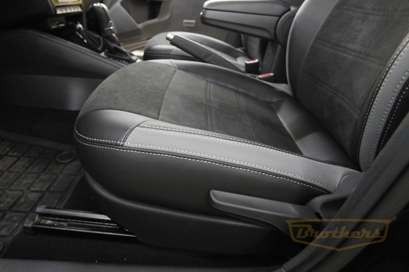 Чехлы на Skoda Rapid, серии "Alcantara" - серая строчка, продление передних сидений, серые лепестки Чехлы на Skoda Rapid, серии "Alcantara" - серая строчка, продление передних сидений, серые лепестки