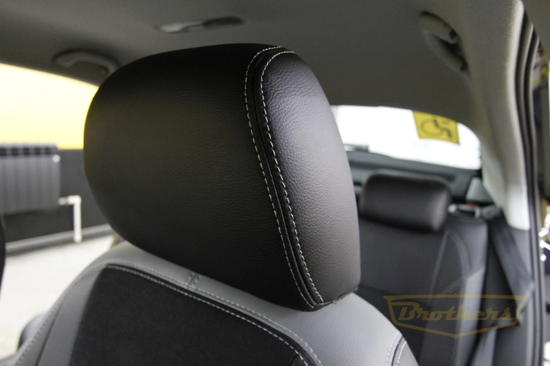 Чехлы на Skoda Rapid, серии "Alcantara" - серая строчка, продление передних сидений, серые лепестки Чехлы на Skoda Rapid, серии "Alcantara" - серая строчка, продление передних сидений, серые лепестки