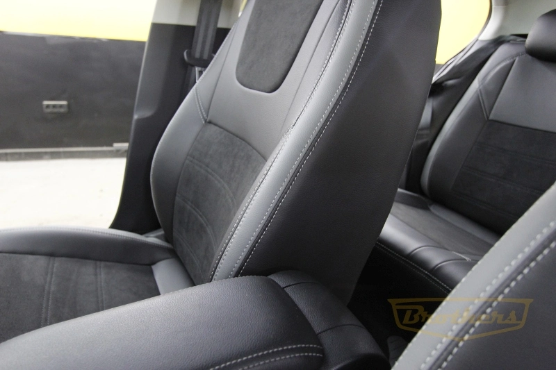 Чехлы на Skoda Rapid, серии "Alcantara" - серая строчка, продление передних сидений, серые лепестки Чехлы на Skoda Rapid, серии "Alcantara" - серая строчка, продление передних сидений, серые лепестки