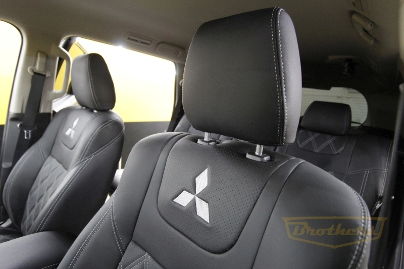 Чехлы на Mitsubishi Pajero Sport 3, серии "Premium" - серая строчка, ромбы, логотипы