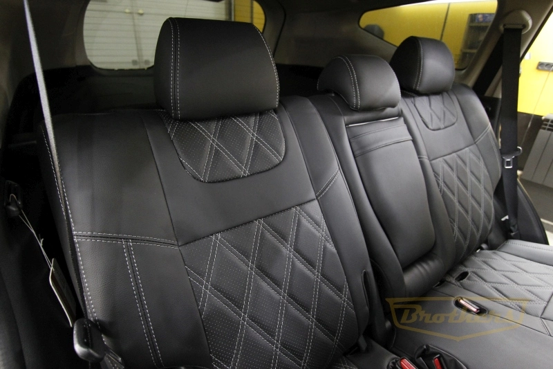 Чехлы на Mitsubishi Pajero Sport 3, серии "Premium" - серая строчка, ромбы, логотипы