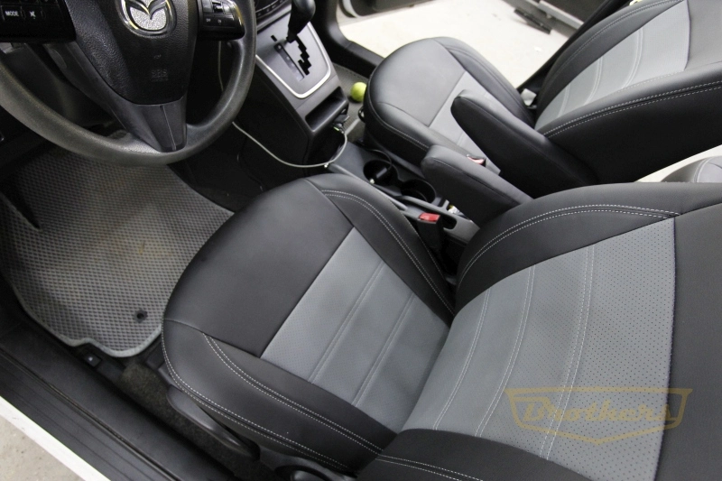 Чехлы на Mazda 5 (6 мест), серии "Premium" - серая строчка, вставка серого цвета