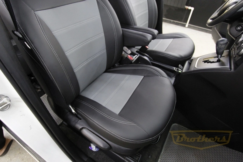 Чехлы на Mazda 5 (6 мест), серии "Premium" - серая строчка, вставка серого цвета