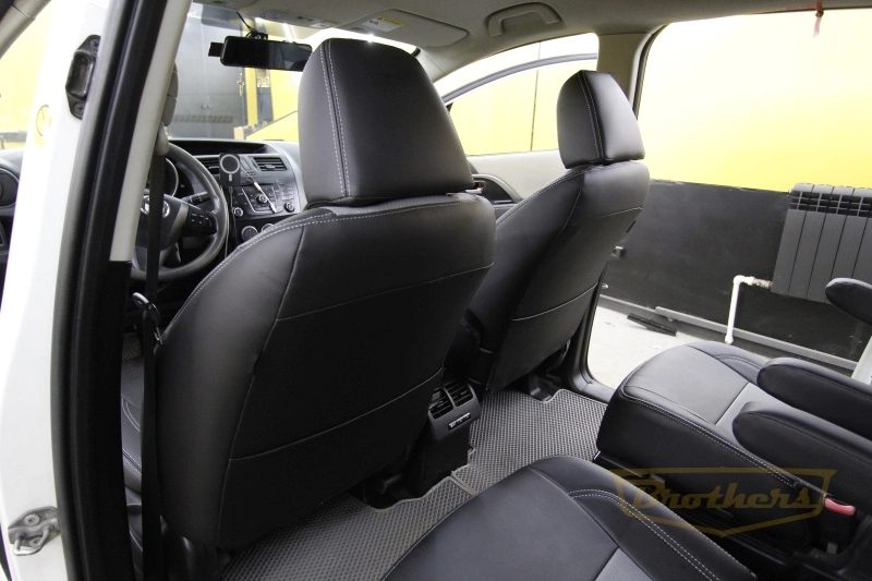 Чехлы на Mazda 5 (6 мест), серии "Premium" - серая строчка, вставка серого цвета