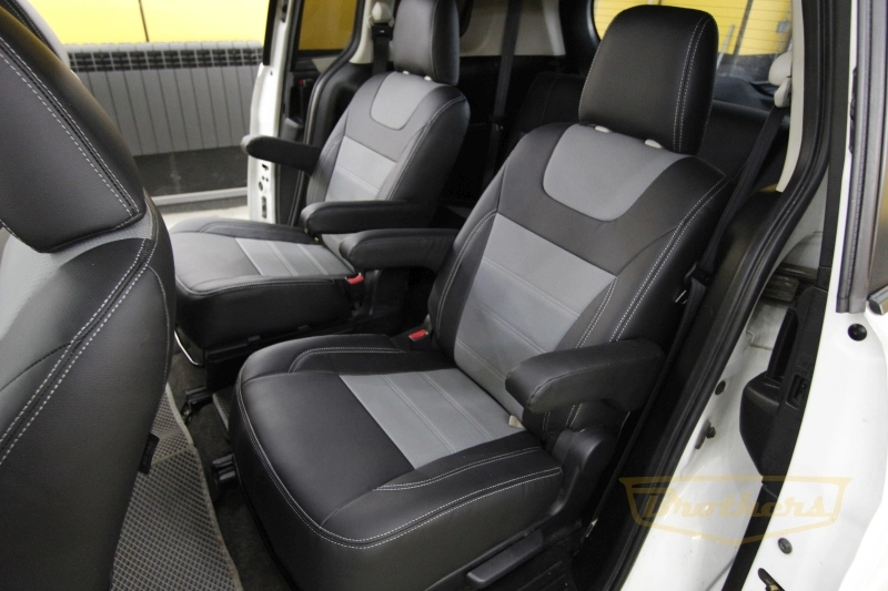 Чехлы на Mazda 5 (6 мест), серии "Premium" - серая строчка, вставка серого цвета