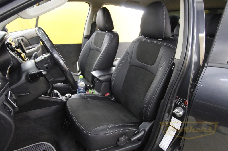 Авточехлы для Mitsubishi L200 V, рестайлинг серии "Aurora" - серая строчка, продление переднего ряда алькантарой