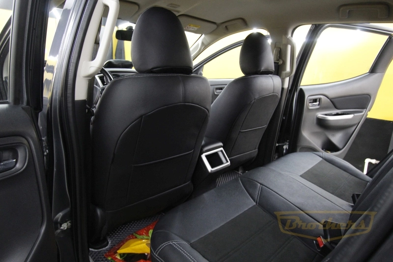 Авточехлы для Mitsubishi L200 V, рестайлинг серии "Aurora" - серая строчка, продление переднего ряда алькантарой