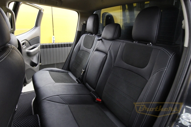 Авточехлы для Mitsubishi L200 V, рестайлинг серии "Aurora" - серая строчка, продление переднего ряда алькантарой