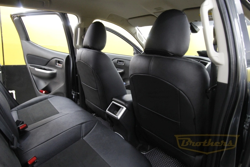 Авточехлы для Mitsubishi L200 V, рестайлинг серии "Aurora" - серая строчка, продление переднего ряда алькантарой