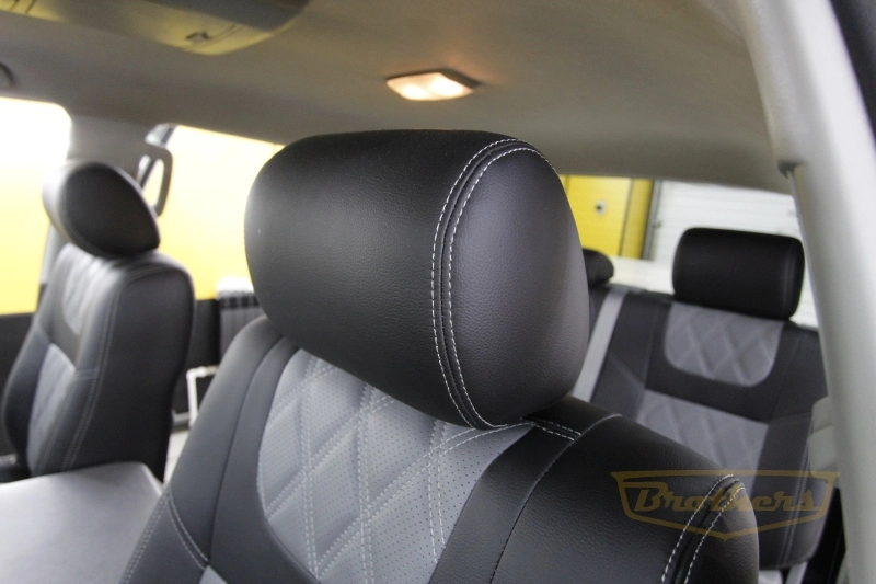 Чехлы для сидений Toytota Tundra 2 (Texas Edition) серии "Premium" - серая строчка, ромбы, серый центр