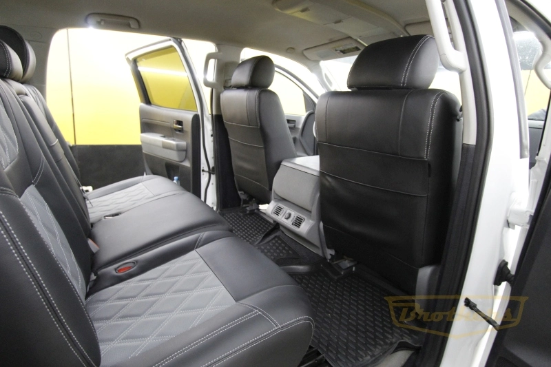 Чехлы для сидений Toytota Tundra 2 (Texas Edition) серии "Premium" - серая строчка, ромбы, серый центр