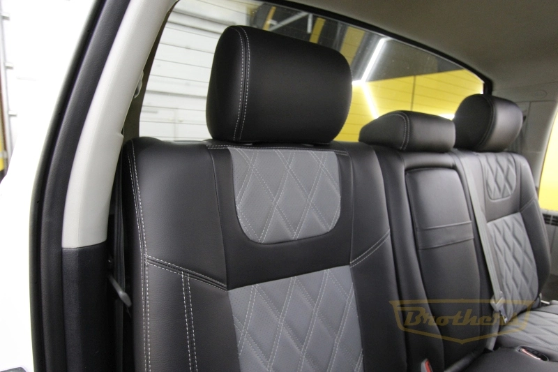 Чехлы для сидений Toytota Tundra 2 (Texas Edition) серии "Premium" - серая строчка, ромбы, серый центр