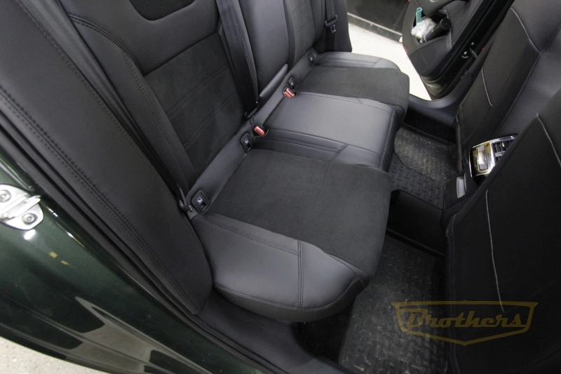 Чехлы на Skoda Superb 3 (Style), серии "Alcantara Full" - черная строчка Чехлы на Skoda Superb 3 (Style), серии "Alcantara Full" - черная строчка