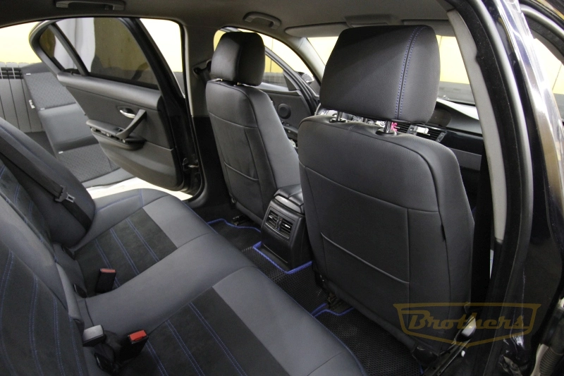 Чехлы BMW 3 (E90) серии "Aurora" (с алькантарой) - синяя строчка