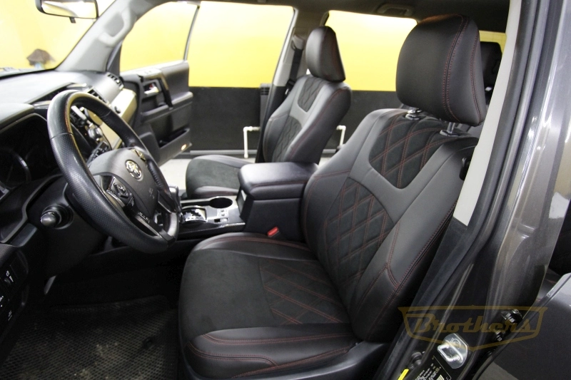 Авточехлы на Тойота 4 Рунер (Toyota 4 Runer) серии "Alcantara" - с ромбами и продлением передних сидений, красная строчка