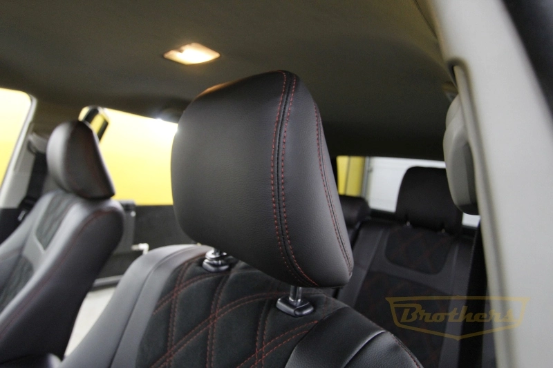 Авточехлы на Тойота 4 Рунер (Toyota 4 Runer) серии "Alcantara" - с ромбами и продлением передних сидений, красная строчка