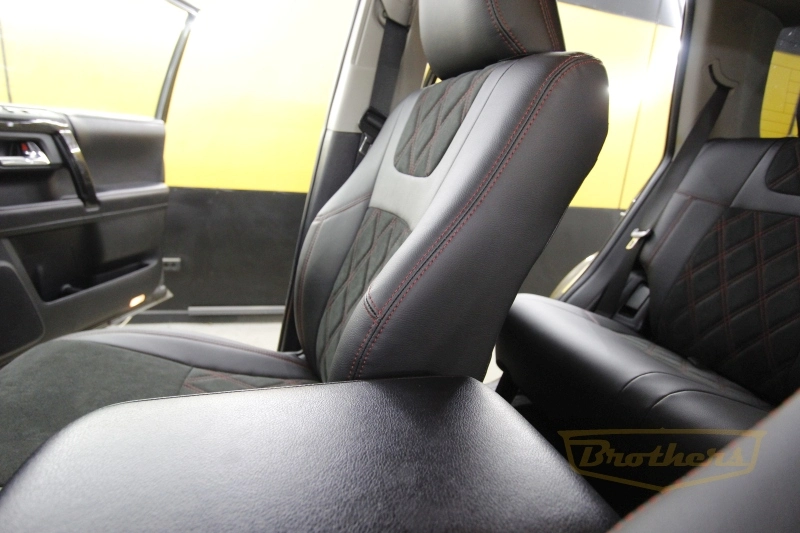 Авточехлы на Тойота 4 Рунер (Toyota 4 Runer) серии "Alcantara" - с ромбами и продлением передних сидений, красная строчка