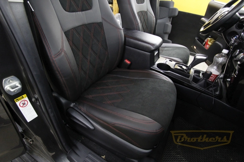 Авточехлы на Тойота 4 Рунер (Toyota 4 Runer) серии "Alcantara" - с ромбами и продлением передних сидений, красная строчка