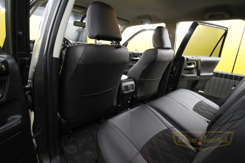 Авточехлы на Тойота 4 Рунер (Toyota 4 Runer) серии "Alcantara" - с ромбами и продлением передних сидений, красная строчка