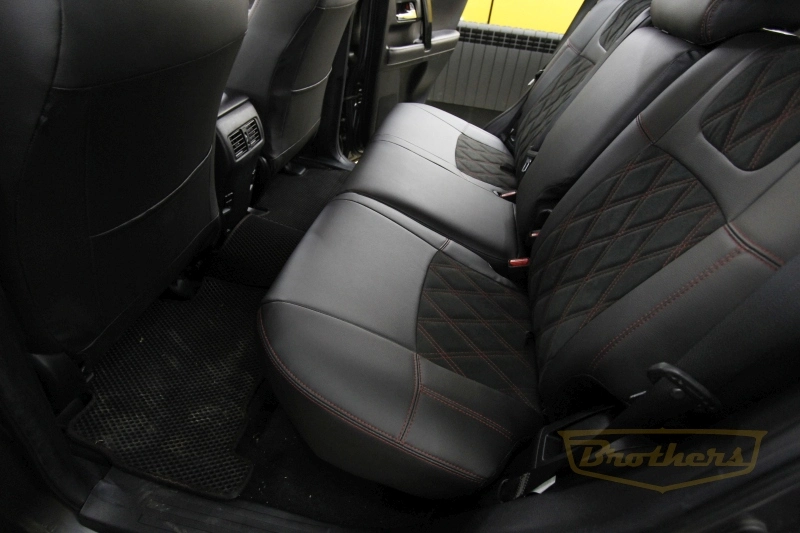 Авточехлы на Тойота 4 Рунер (Toyota 4 Runer) серии "Alcantara" - с ромбами и продлением передних сидений, красная строчка