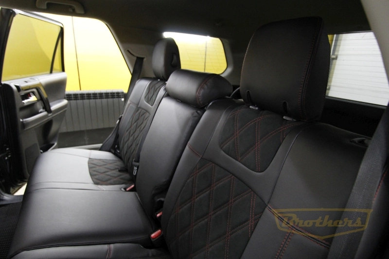 Авточехлы на Тойота 4 Рунер (Toyota 4 Runer) серии "Alcantara" - с ромбами и продлением передних сидений, красная строчка