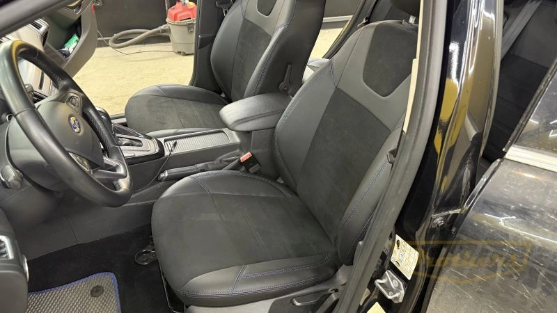 Чехлы на Ford Focus 3 Titanium, серии "Alcantara" - синяя строчка, продление передних сидений алькантарой