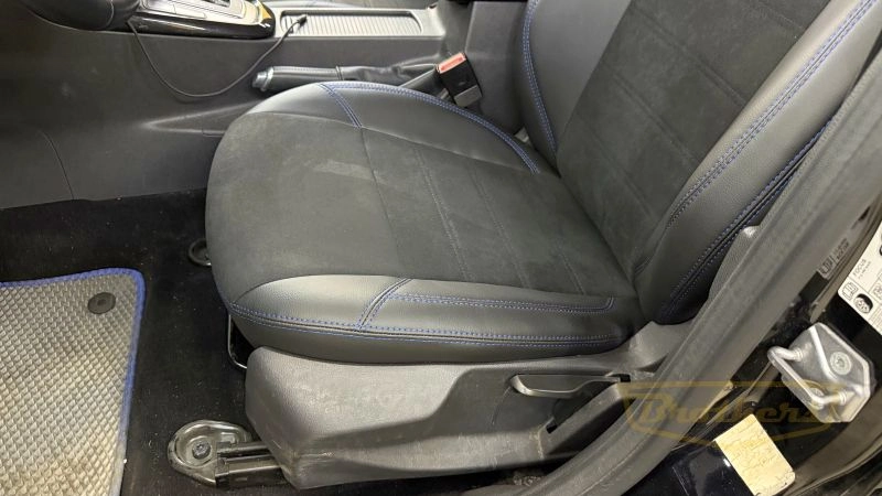 Чехлы на Ford Focus 3 Titanium, серии "Alcantara" - синяя строчка, продление передних сидений алькантарой