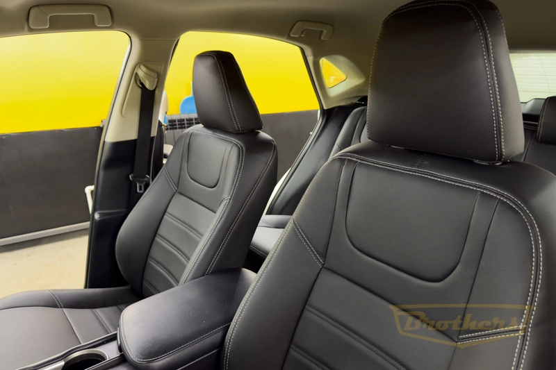 Чехлы на сидения Lexus NX (2017 - 2021) серии "Premium" - серая строчка, гладкий центр