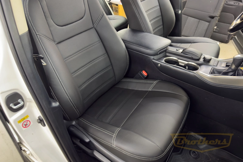 Чехлы на сидения Lexus NX (2017 - 2021) серии "Premium" - серая строчка, гладкий центр