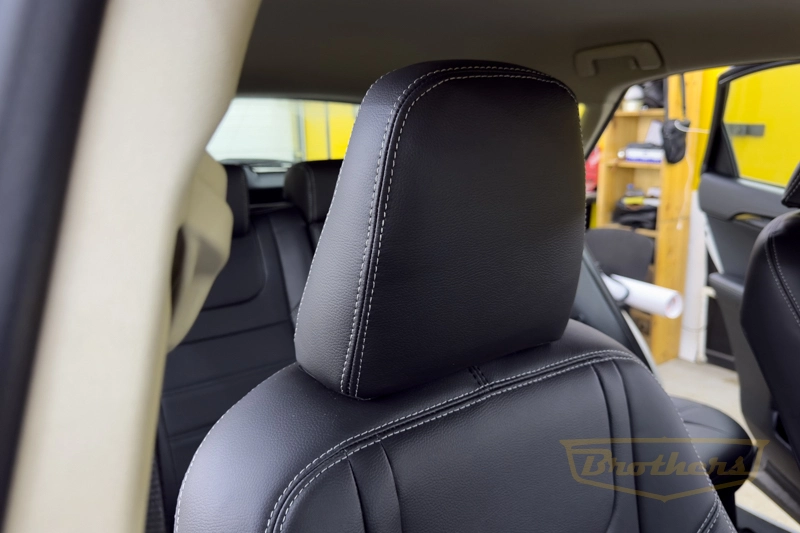 Чехлы на сидения Lexus NX (2017 - 2021) серии "Premium" - серая строчка, гладкий центр