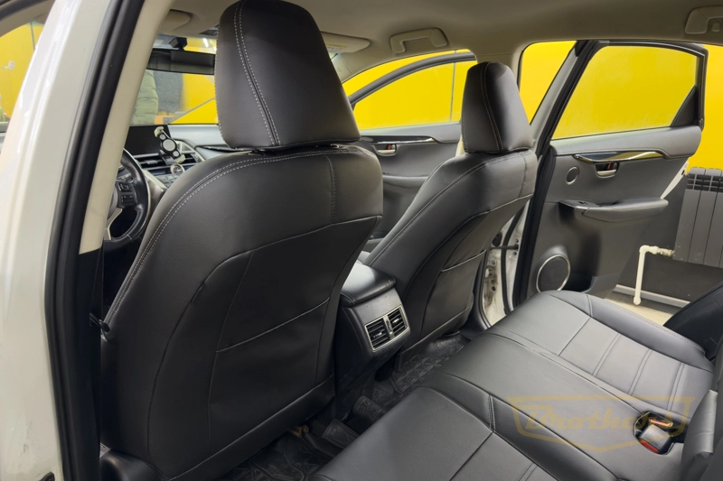 Чехлы на сидения Lexus NX (2017 - 2021) серии "Premium" - серая строчка, гладкий центр