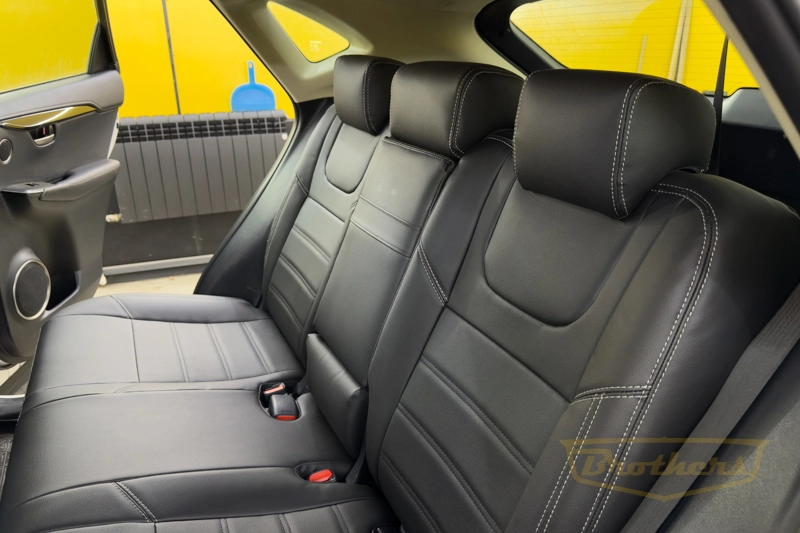 Чехлы на сидения Lexus NX (2017 - 2021) серии "Premium" - серая строчка, гладкий центр