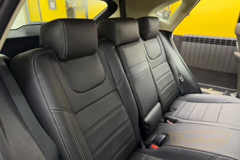 Чехлы на сидения Lexus NX (2017 - 2021) серии "Premium" - серая строчка, гладкий центр