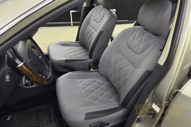 Чехлы на сиденья автомобиля Nissan Almera (Ниссан Альмера) G15, серии "Premium" - серая экокожа, черные вставки, ромбы