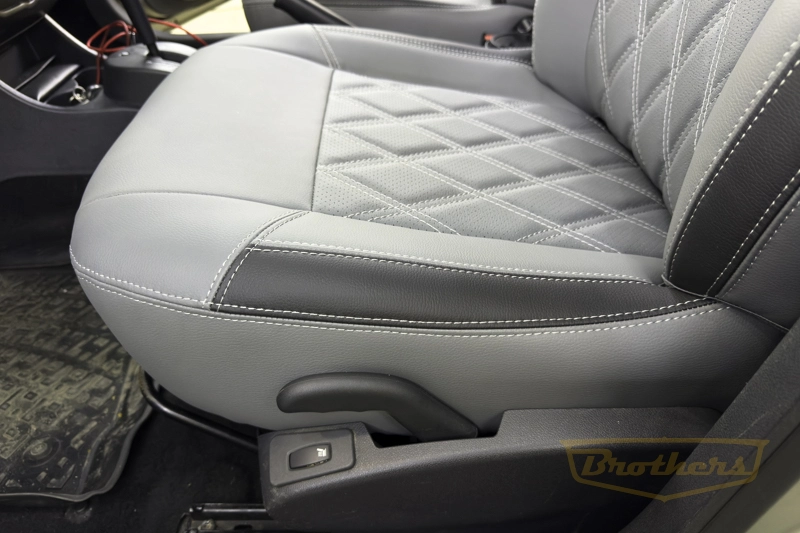 Чехлы на сиденья автомобиля Nissan Almera (Ниссан Альмера) G15, серии "Premium" - серая экокожа, черные вставки, ромбы