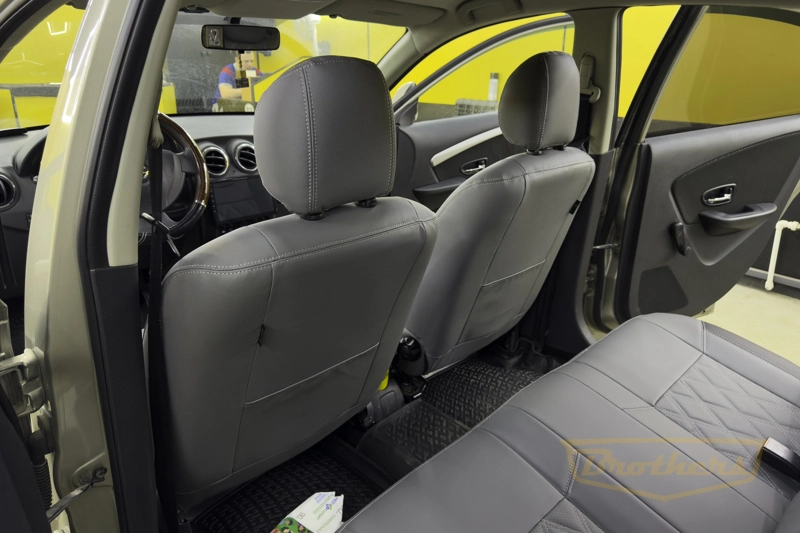 Чехлы на сиденья автомобиля Nissan Almera (Ниссан Альмера) G15, серии "Premium" - серая экокожа, черные вставки, ромбы