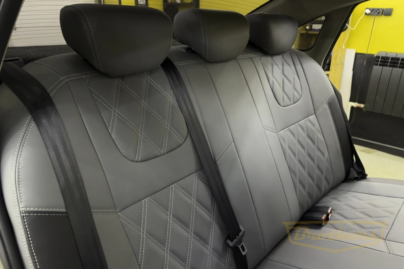 Чехлы на сиденья автомобиля Nissan Almera (Ниссан Альмера) G15, серии "Premium" - серая экокожа, черные вставки, ромбы