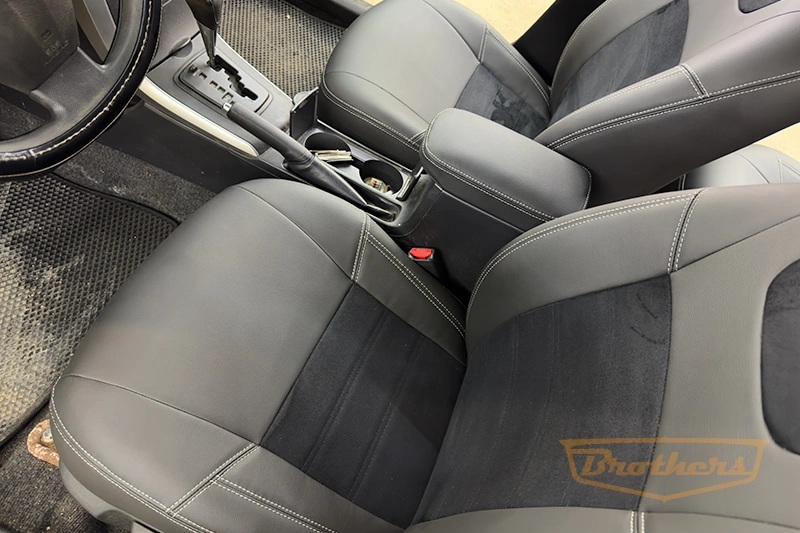 Авточехлы на Toyota Corolla (E140/E150), серии "Premium Plus" - серая строчка