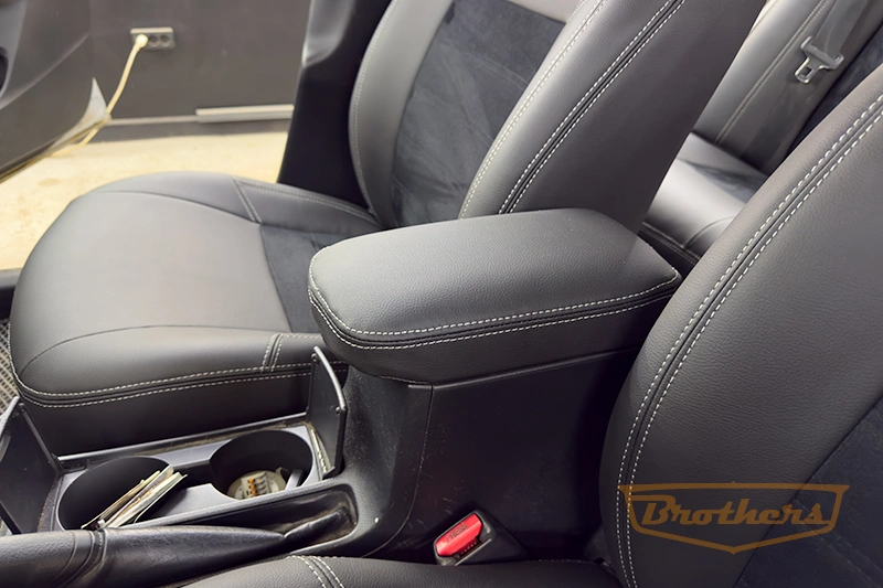 Авточехлы на Toyota Corolla (E140/E150), серии "Premium Plus" - серая строчка