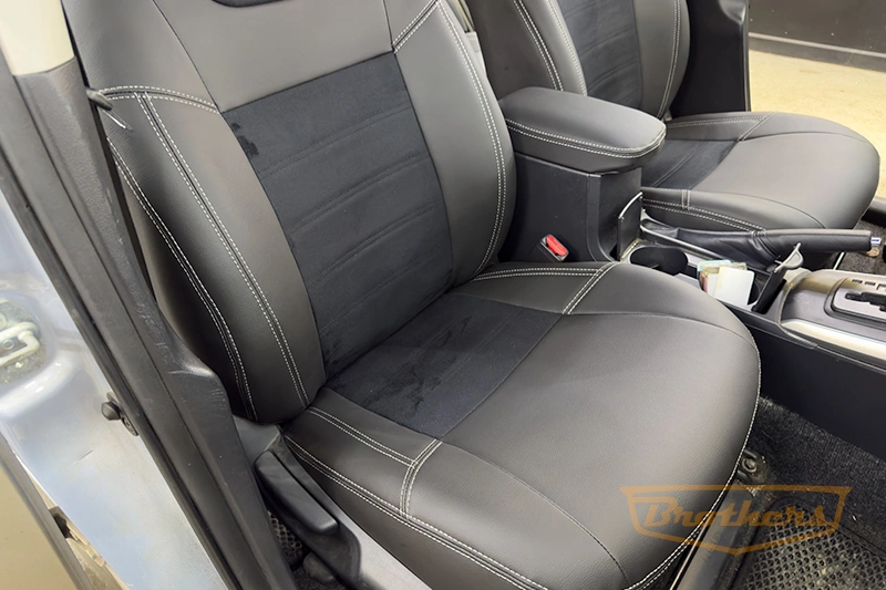 Авточехлы на Toyota Corolla (E140/E150), серии "Premium Plus" - серая строчка