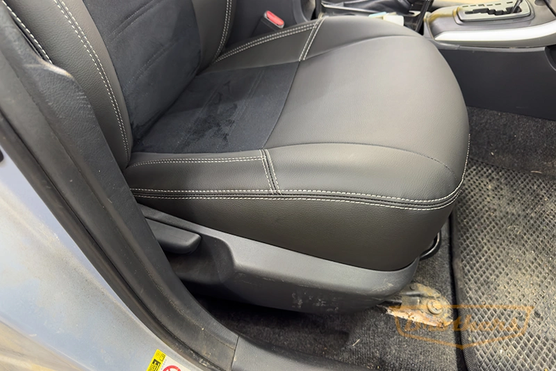 Авточехлы на Toyota Corolla (E140/E150), серии "Premium Plus" - серая строчка