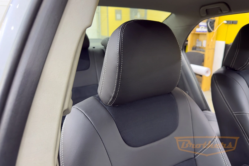 Авточехлы на Toyota Corolla (E140/E150), серии "Premium Plus" - серая строчка