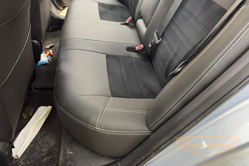 Авточехлы на Toyota Corolla (E140/E150), серии "Premium Plus" - серая строчка