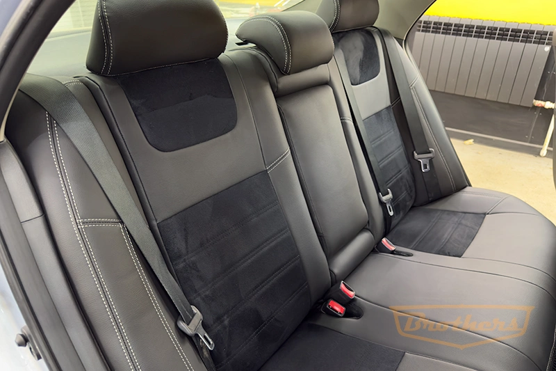 Авточехлы на Toyota Corolla (E140/E150), серии "Premium Plus" - серая строчка