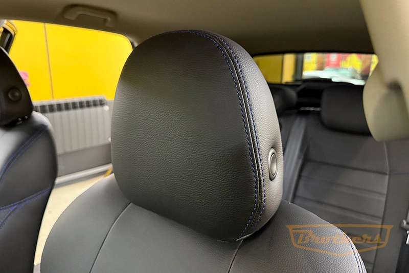 Авточехлы на сиденья Haval Jolion (Хавал Джулиан) серии "Premium" - синяя строчка